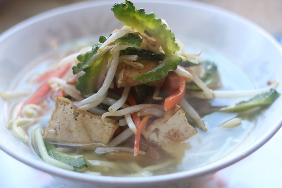 野菜が沢山！ゴーヤそば