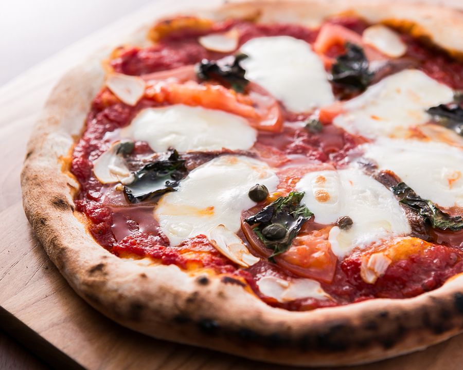 ロマーナピザ（Ｓサイズ　700円　 Ｍサイズ　1290円）