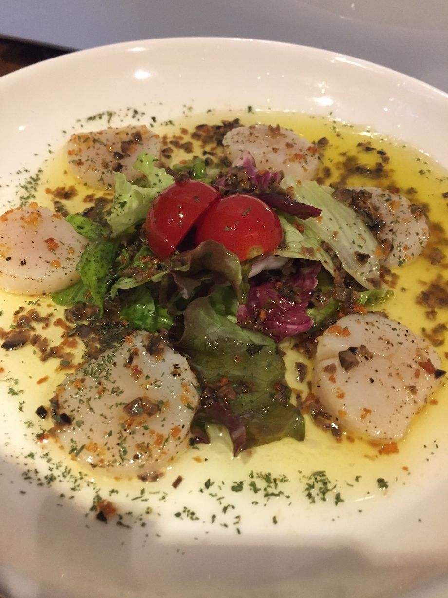 帆立貝のソテー 黒オリーブソース（¥780）