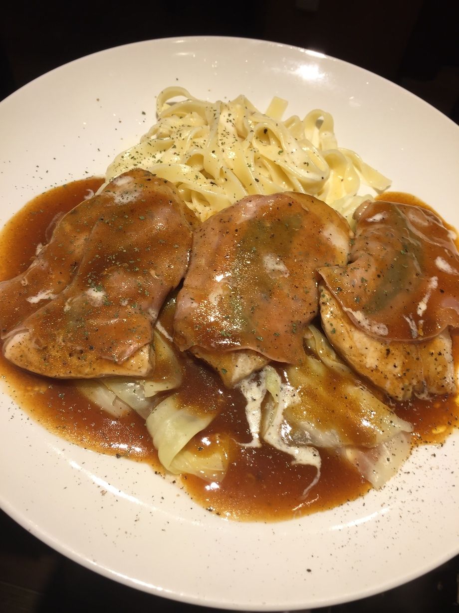 ポークソテー サルティンボッカ風（¥980）