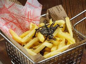 塩昆布バターのポテトフライ