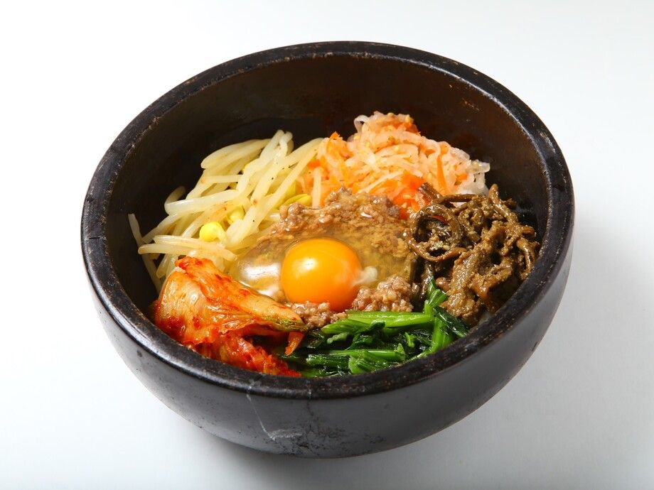 石焼ビビンバ（880円）