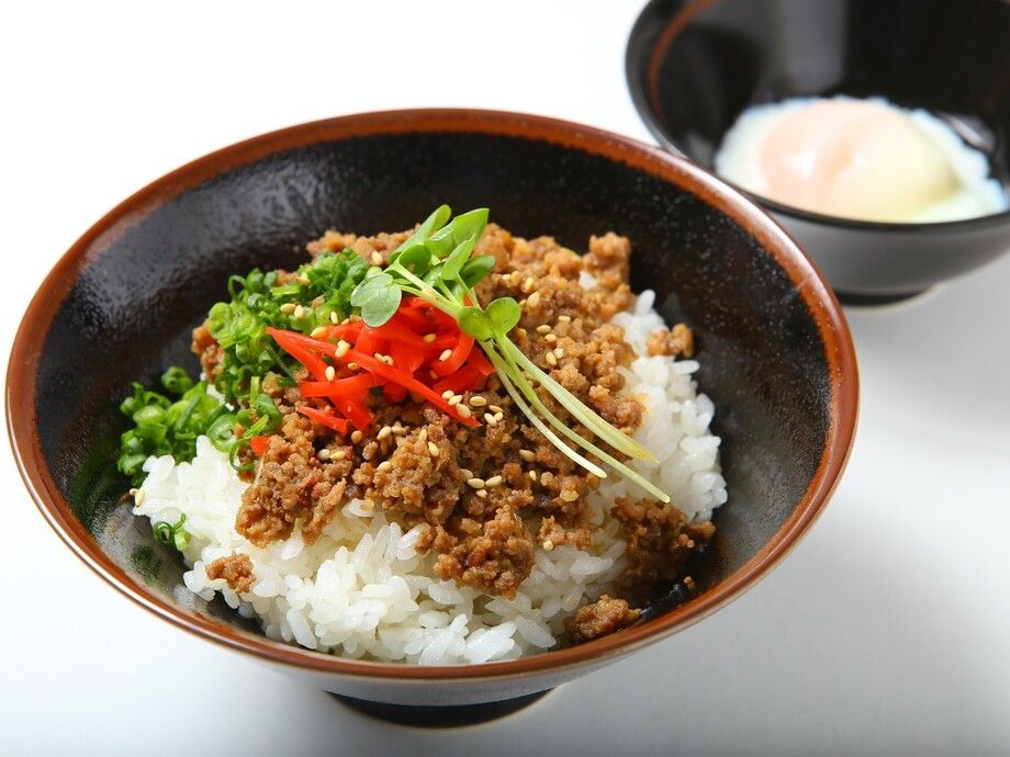 肉屋の肉飯（420円）