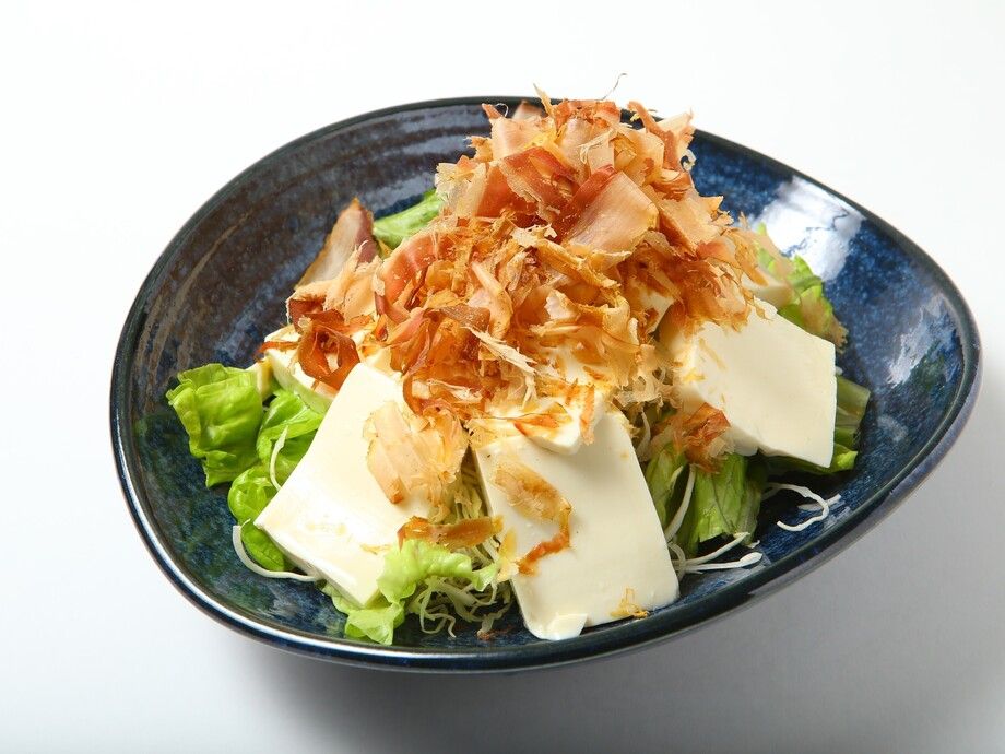 豆腐サラダ（590円）