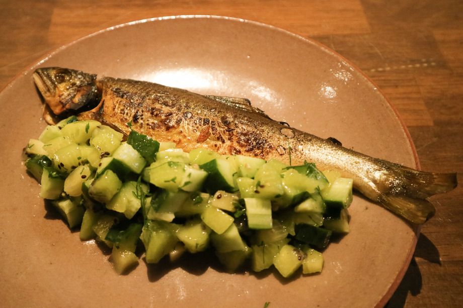 鮎のコンフィ キウイときゅうりと実山椒のサルサ（1,300円）