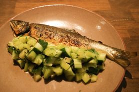 鮎のコンフィ キウイときゅうりと実山椒のサルサ