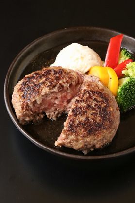 黒毛和牛・国産牛100％　TOROKERUハンバーグ