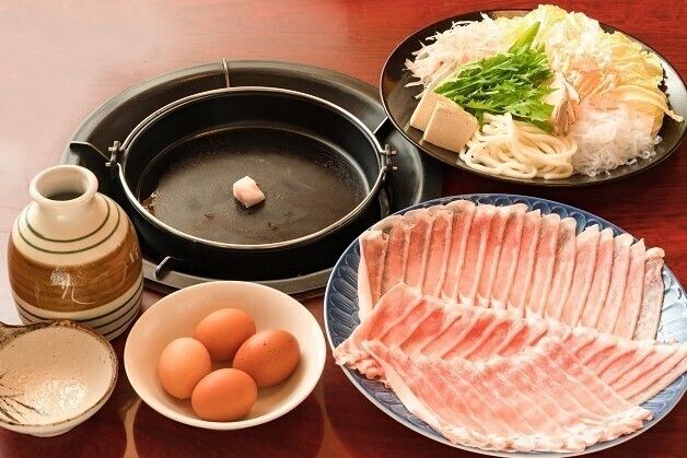 豚すき焼き（鍋野菜、うどん付き）（お一人様2,200円（税抜2,000円））