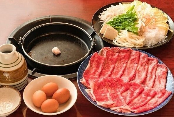 牛すき焼き （鍋野菜、うどん付き）（お一人様 3,400円（税抜3,091円））