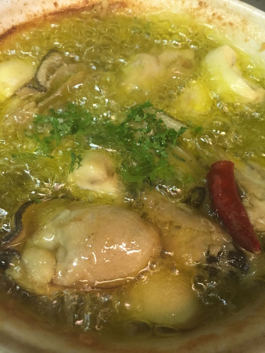 牡蠣のアヒージョ（900円）