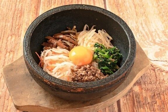石焼ビビンバ（1000円（税抜909円））