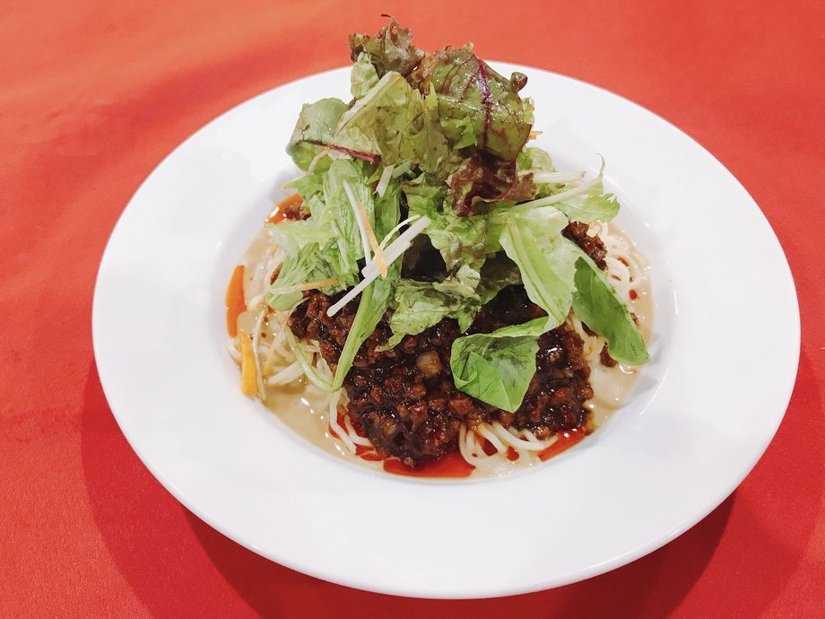 冷やし担々麺（880円   税込み）