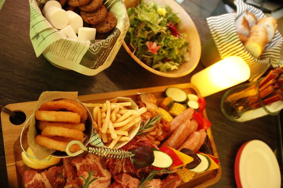 夏季限定【ディナーROOFTOP】銀座で手ぶらで「シーフードBBQ」プラン　料理のみお一人様5000円　カクテルワゴンセット付お一人様7000円※飲み放題ではありません。