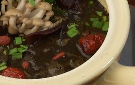 黒胡麻坦々(春雨、キノコ入)