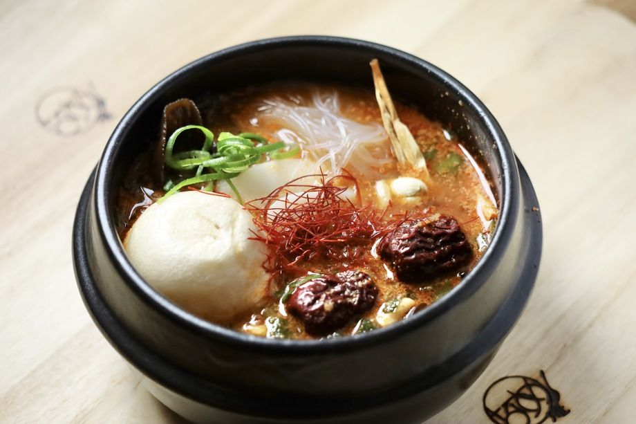 人気No.2スープ　麻辣湯（春雨入り）　滋養強壮に（1400円）