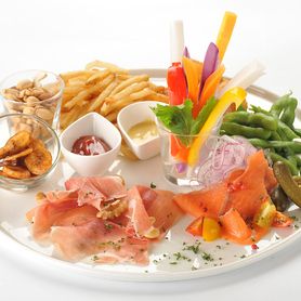 【前菜 / Appetizer】オードブル盛合せ