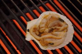 【当店看板メニュー】活けホタテ貝のバター焼