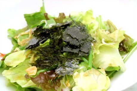 牛亭サラダ（650円(税抜)）