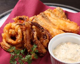 イカと魚のフリット　自家製タルタルソース