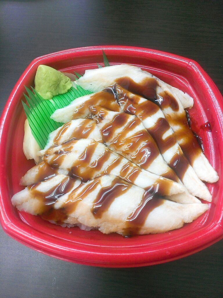 穴子丼（並盛680円（税込）～）