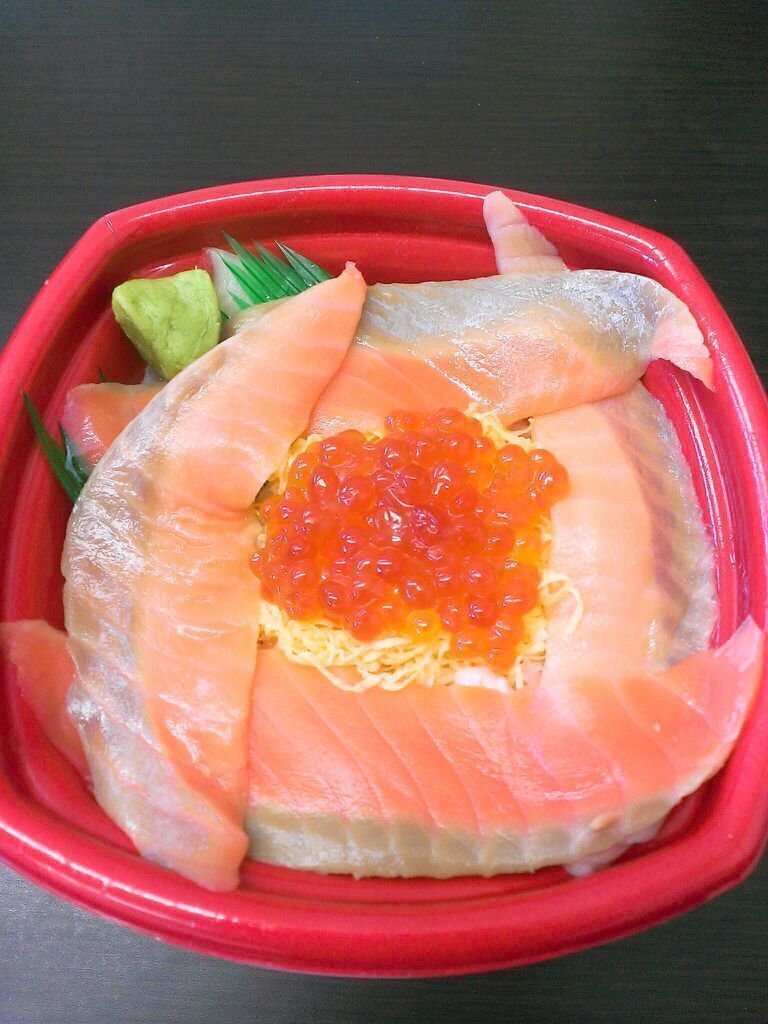 石狩丼（並盛680円（税込）～）