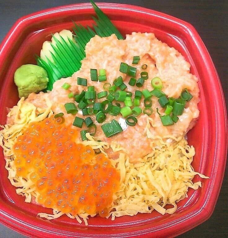 鮭トロいくら丼（並盛680円（税込）～）