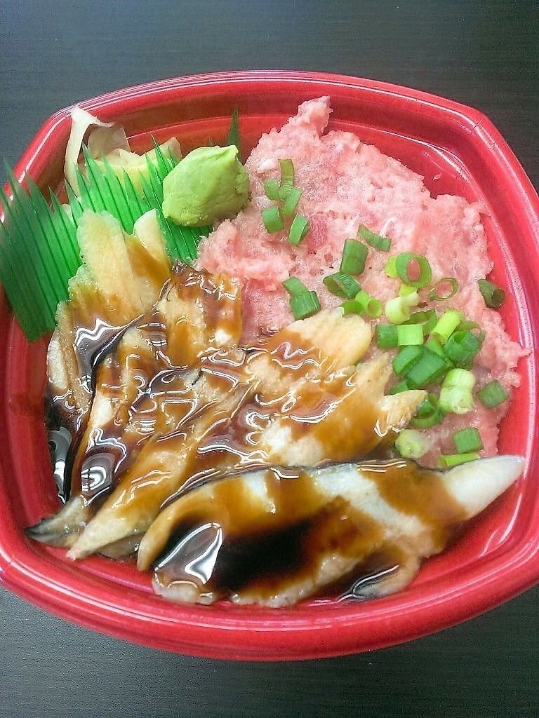 穴子ねぎとろ丼（並盛680円（税込）～）