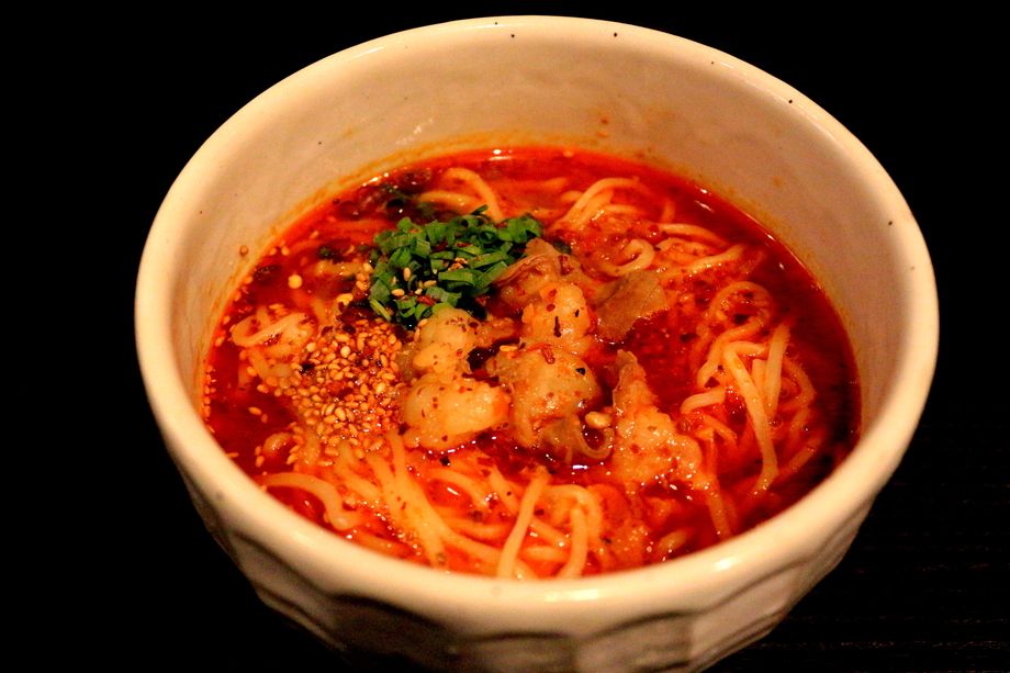 【麺】麻辣ホルモン麺（750円）