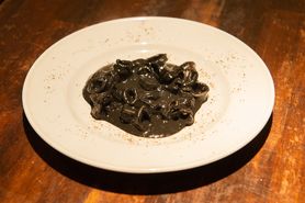 真っ黒！ヤリイカの墨煮