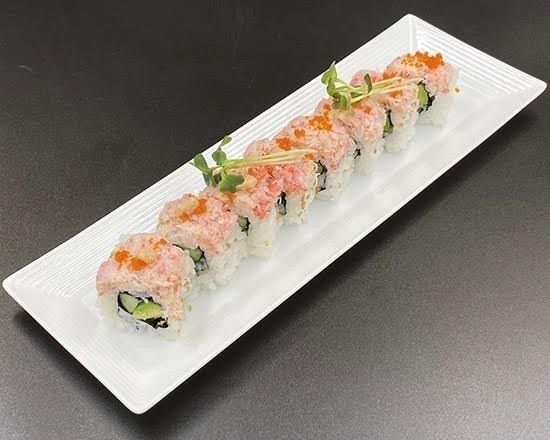 ズワイガニのカリフォルニアロール（960円）