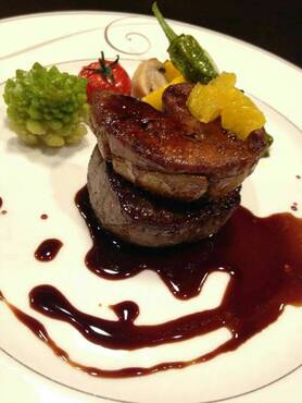 牛ヒレとフォアグラのステーキ　～マディラソース～