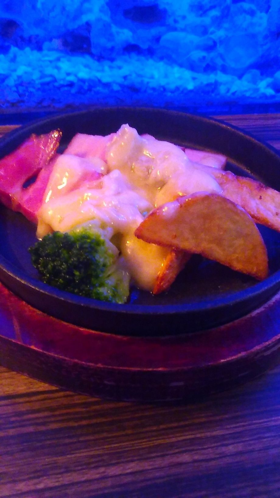 炙りベーコンのラクレットチーズ掛け！