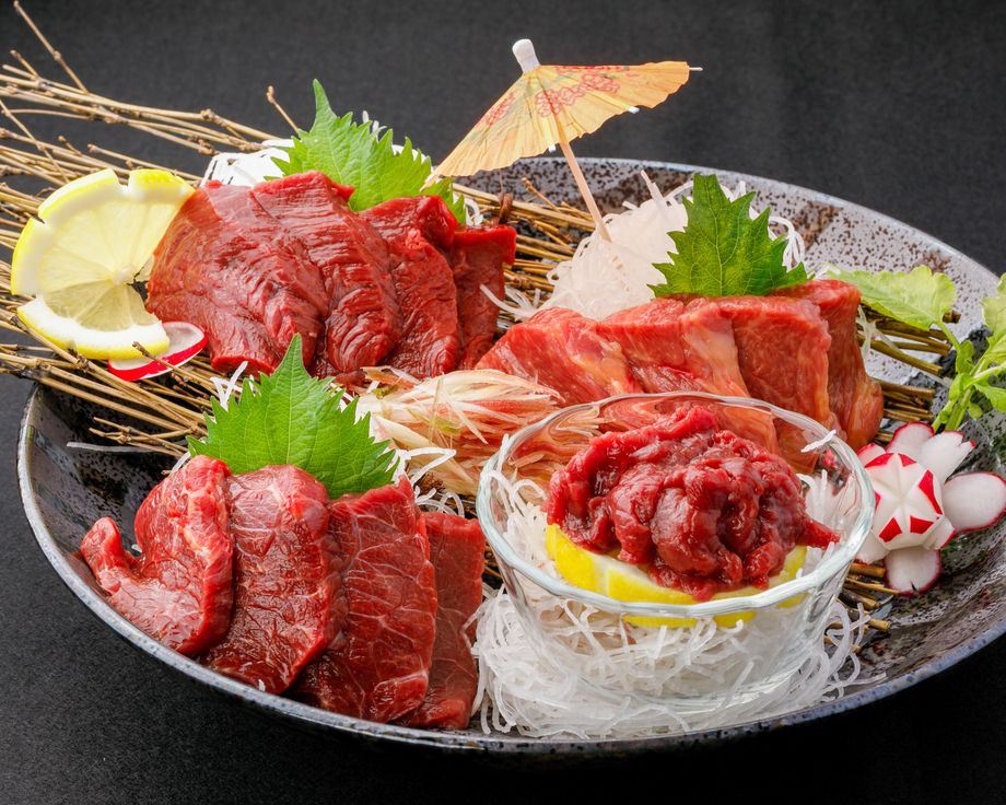 馬刺し4種盛り合せ（1980円（税別））