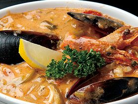 『ムケッカ』魚介のココナッツ煮込み　ブラジルバイーヤ地方の名物料理。 (10月〜4月限定)