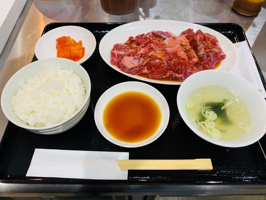 A. あべの一番焼肉定食 メガ盛りサイズ 300g（1980）