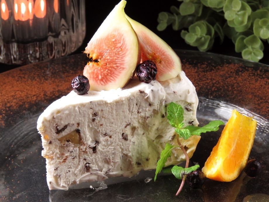 【デザート】セミフレッド～イタリア風アイスケーキ～（580円）