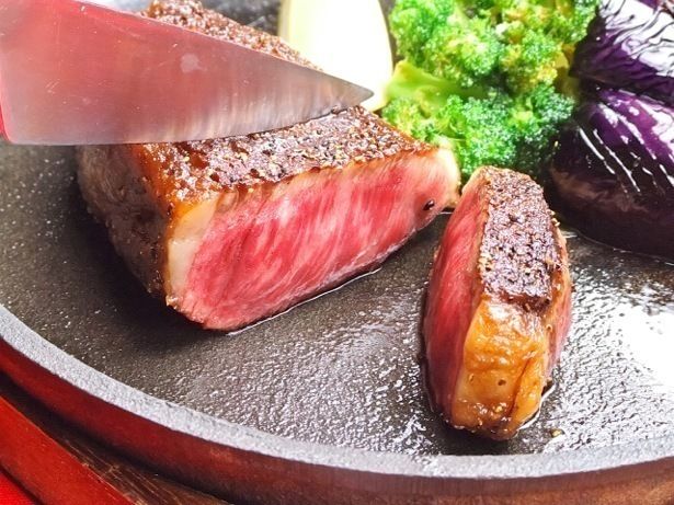 【肉】和牛イチボのグリル　フランス産岩塩を添えて（1780円）