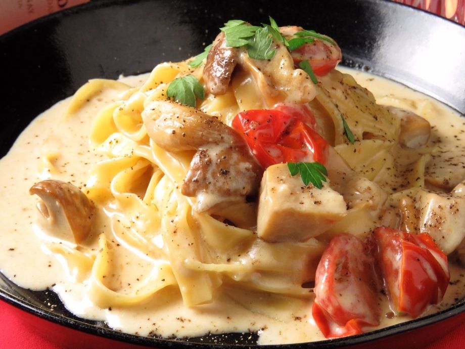 【パスタ】世界３大キノコ！！ポルチーニのクリームソース（スパゲッティーニ）（1100円）