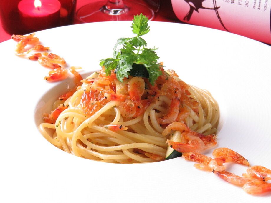 【パスタ】こんがり桜えびとズッキーニのペペロンチーノ（スパゲッチーニ）（1000円）