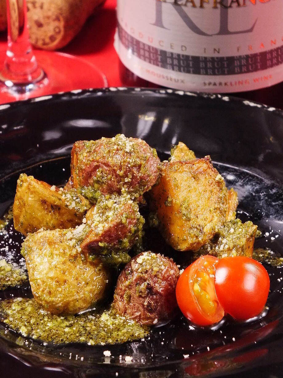 【おつまみ】フライドポテトのアンチョビガーリックソテー（580円）