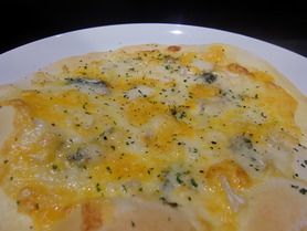 4種のチーズピザ