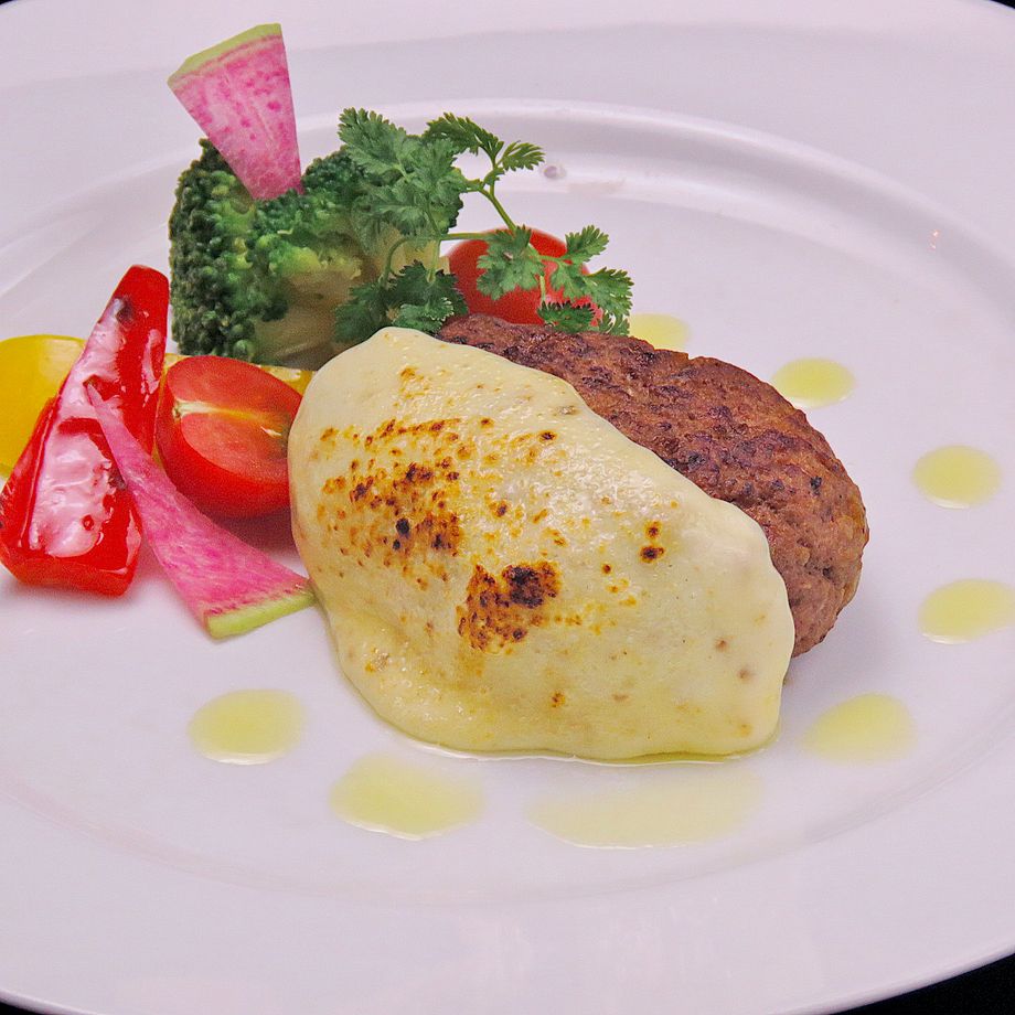 【CKのチーズフォンデュ】ふんわりジューシー山芋ハンバーグとチーズフォンデュ（1280円）