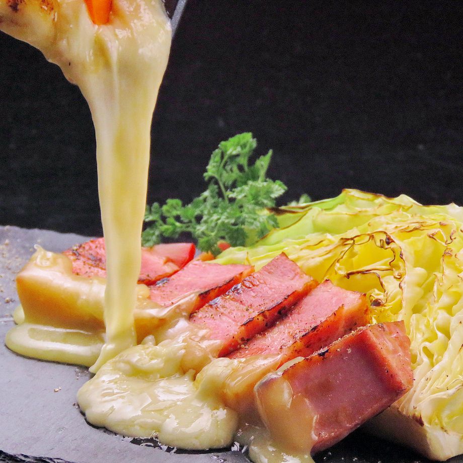 【CKのチーズフォンデュ】厚切りベーコンとキャベツのグリルとチーズフォンデュ（1200円）