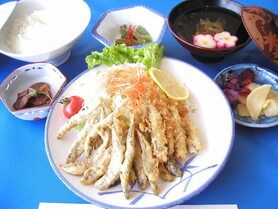 中禅寺湖のわかさぎ定食