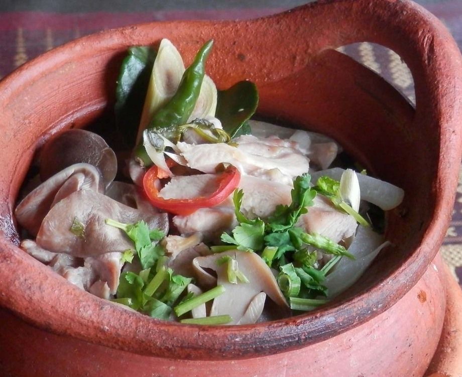 ต้มข่าไก่