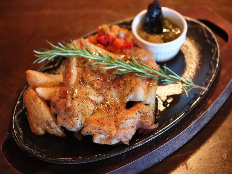 CHICKEN STEAK〜国産チキンステーキ〜	 （1,930円）
