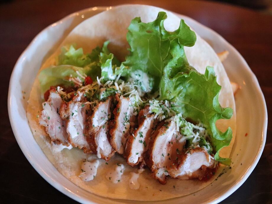 CHICKEN TACOS	チキンタコス	（1,340円 ）