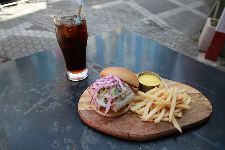 PAN CON CHICHARRON & POTATO  パンコン チチャロン ポテト