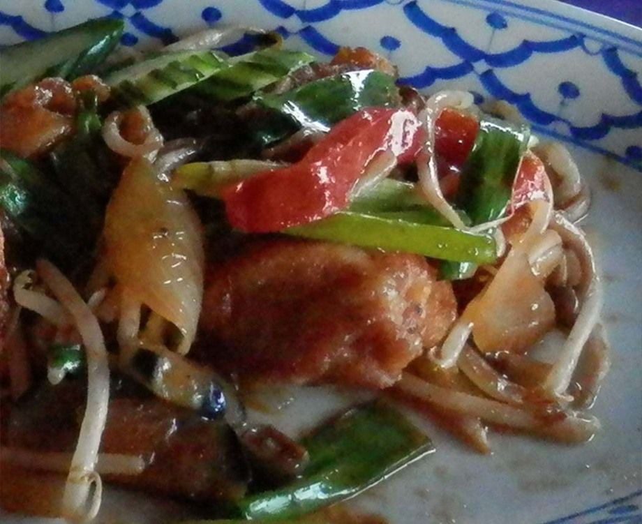 ไก่ผัดน้ำพริกเผา