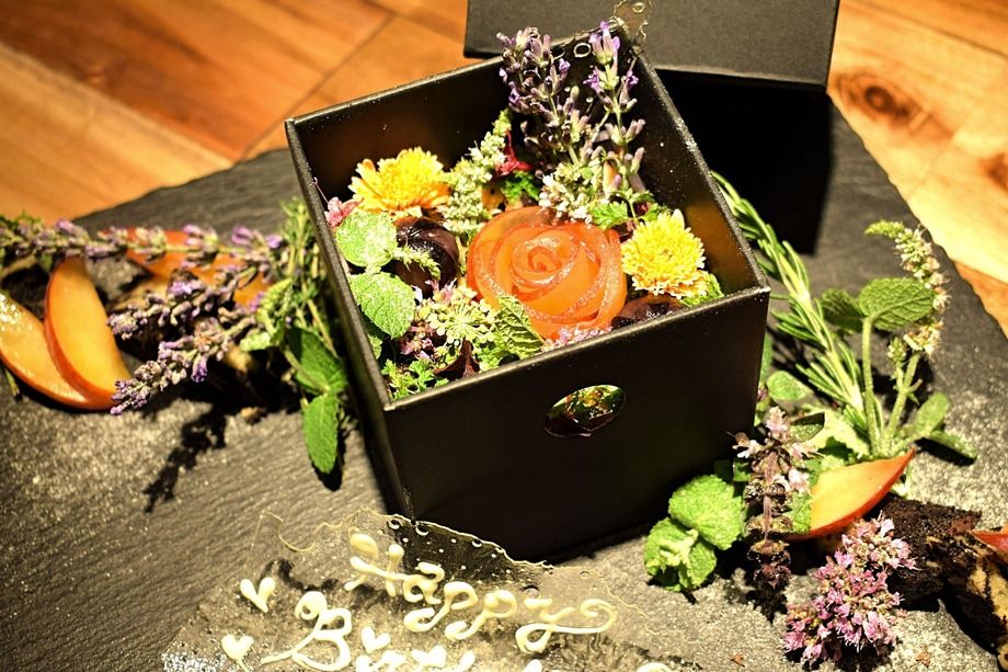 メッセージ付きアニバーサリーケーキ